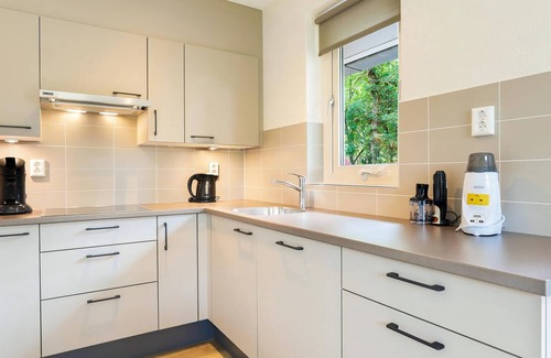 't Loo House | Comfort 4-person baby bungalow in the holiday park Landal Landgoed 't Loo