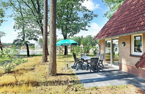 't Loo House | Comfort 4-person baby bungalow in the holiday park Landal Landgoed 't Loo