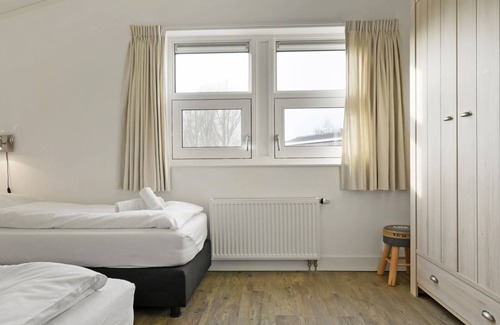 Terherne House | Comfort 4-person bungalow in the holiday park Landal Oan 'e Poel