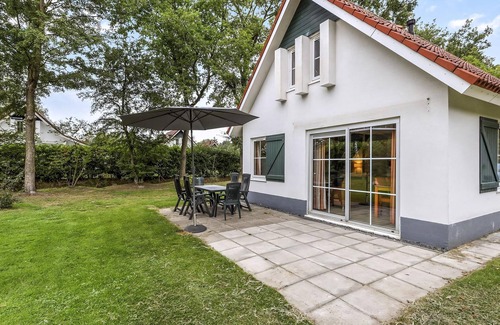 Enter House | Comfort 6-person bungalow in the holiday park Landal Landgoed De Elsgraven