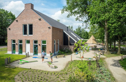 Witteveen House | Comfort 8-person bungalow in the holiday park Landal Orveltermarke