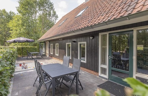 Nooitgedacht House | Comfort 8-person 'children's' farmhouse in the holiday park Hof van Saksen