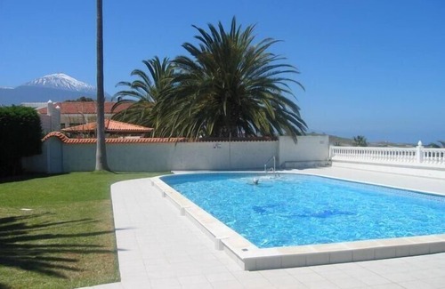 La Victoria de Acentejo Apartment | Comfort apartment Teide y Mar with pool for max. 2 adults + 1 child
