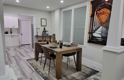 Niagara Falls House | Comfort, Fun and Falls! 4 min walk to the Strip!