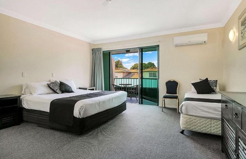 Cleveland Hotel | Comfort Hotel Pacific Cleveland