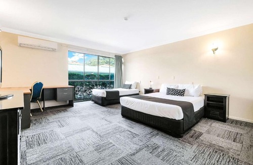 Cleveland Hotel | Comfort Hotel Pacific Cleveland