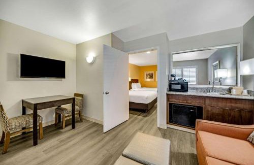 Beach Hill - Beach Flats Hotel | Comfort Inn Beach Boardwalk