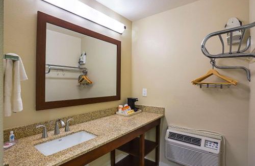 Bishop Hotel | Comfort Inn Bishop
