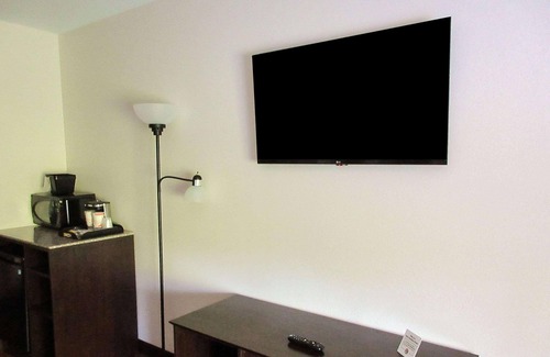 Connellsville Hotel | Comfort Inn Connellsville PA