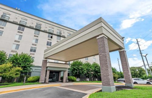 Lake Arbor Hotel | Comfort Inn Largo-Washington DC East