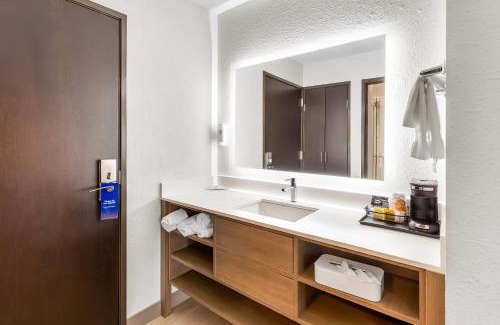 Mayfield Heights Hotel | Comfort Inn Mayfield Heights Cleveland East