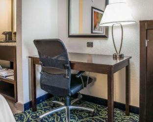 Butler Hotel | Comfort Inn & Suites Butler