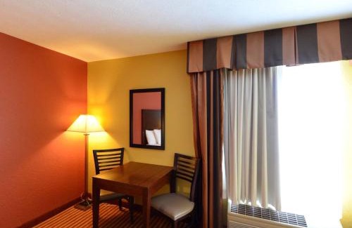Roselawn Finance Hotel | Comfort Inn & Suites Cincinnati Eastgate