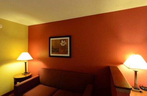 Roselawn Finance Hotel | Comfort Inn & Suites Cincinnati Eastgate