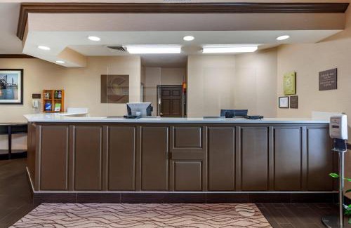 Geneva Hotel | Comfort Inn & Suites Geneva- West Chicago