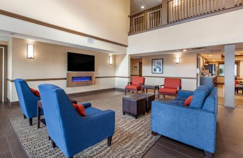 Geneva Hotel | Comfort Inn & Suites Geneva- West Chicago