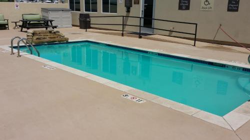 Eagle Pass Hotel | Comfort Inn & Suites Lakeside