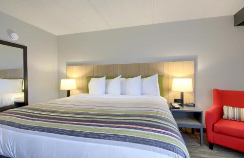 Galeville Hotel | Comfort Inn & Suites Liverpool - Syracuse North