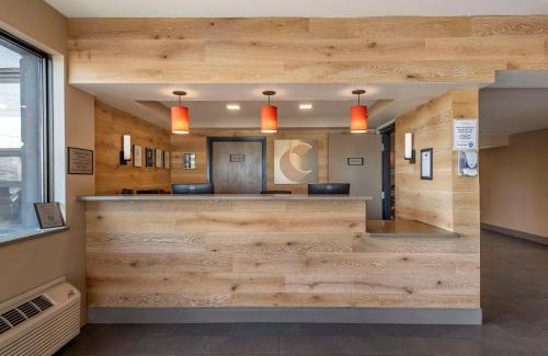 Galeville Hotel | Comfort Inn & Suites Liverpool - Syracuse North