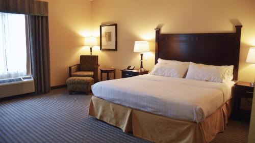 Virginia Hotel | Comfort Inn & Suites Mountain Iron and Virginia