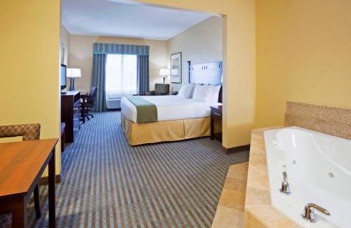 Virginia Hotel | Comfort Inn & Suites Mountain Iron and Virginia
