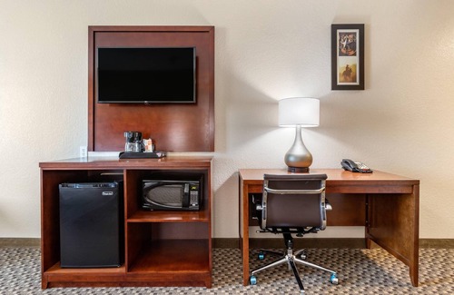 Navasota Hotel | Comfort Inn & Suites Navasota