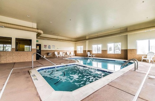 Glenwood Springs Hotel | Comfort Inn & Suites Rifle