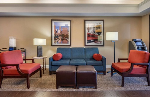Greendale Hotel | Comfort Inn & Suites