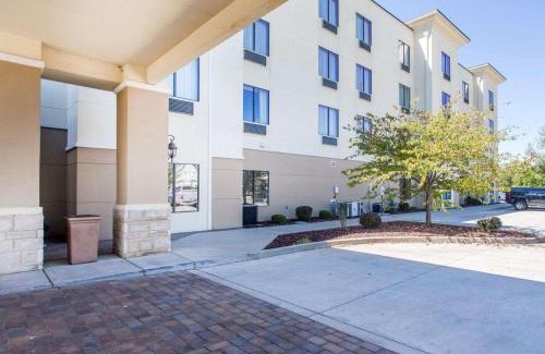 Madisonville Hotel | Comfort Inn & Suites