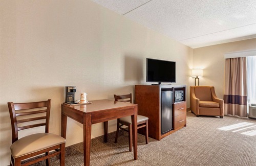 Farmers Hotel | Comfort Inn & Suites