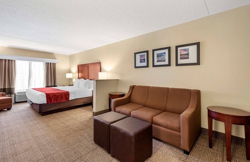 Farmers Hotel | Comfort Inn & Suites