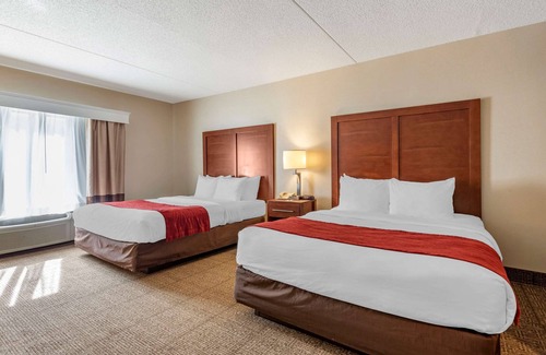 Farmers Hotel | Comfort Inn & Suites