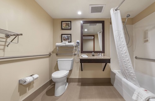Farmers Hotel | Comfort Inn & Suites