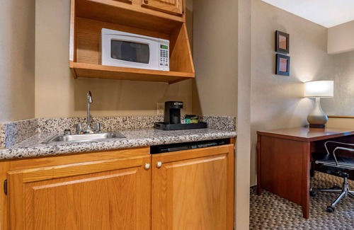 Napoleon Hotel | Comfort Inn & Suites