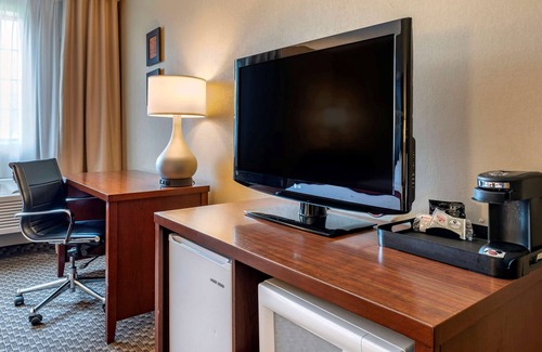Napoleon Hotel | Comfort Inn & Suites