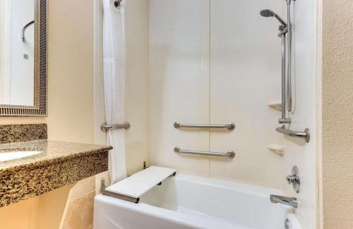 Woodway Hotel | Comfort Inn & Suites
