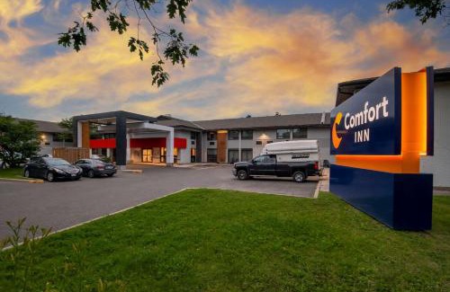 Ottawa Division Hotel | Comfort Inn West