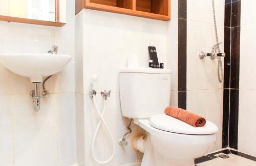 Pekayon Jaya Apartment | Comfort Living Studio Room at Grand Kamala Lagoon Apartment By Travelio