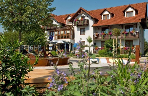 Bad Blumau Apartment | Comfort multi-bed room | up to 2 nights - Hotel Garni Thermenoase