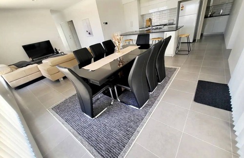Brabham House | Comfort Oasis Family Getaway n