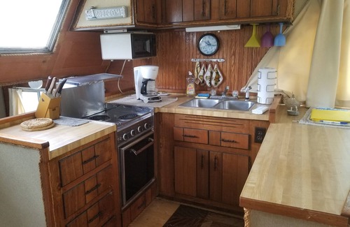 Waterloo Boat Rental | Comfort on the water
