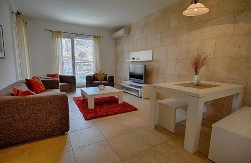Muo Apartment | Comfort One-Bedroom Apartment with Balcony