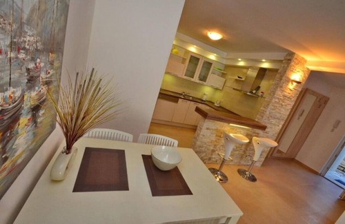 Muo Apartment | Comfort One-Bedroom with a Pool and Sea View