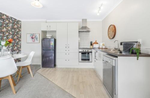 Hamilton House | Comfort, Quiet, Central - By KOSH BNB