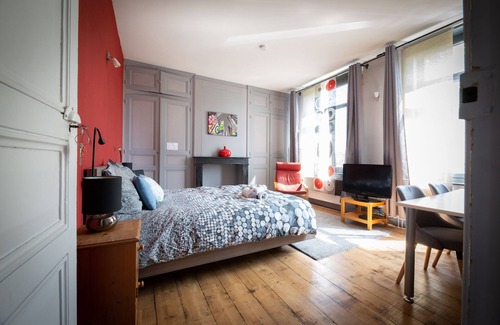 Tourcoing Bed & Breakfast | Comfort room near metro station