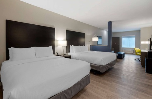 Mount Auburn Hotel | Comfort Suites Cincinnati University - Downtown