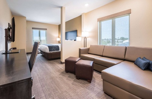 Marysville Hotel | Comfort Suites Marysville Columbus - Northwest