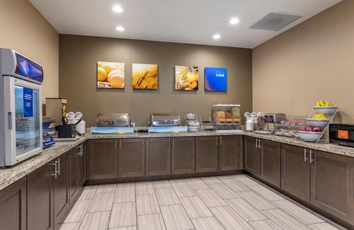Barker Hotel | Comfort Suites Near Sam Houston Race Park