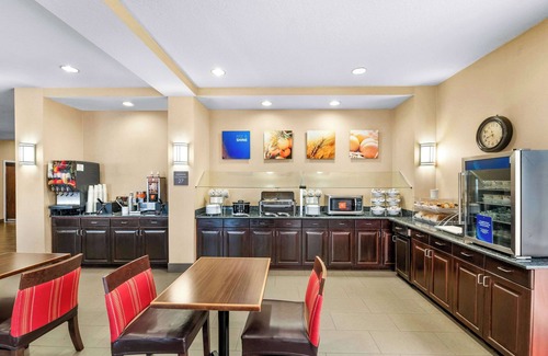 Orlando Hotel | Comfort Suites Orlando Airport