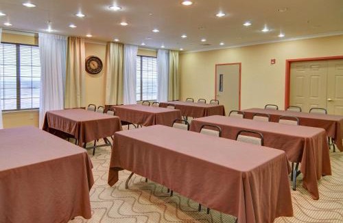 Roanoke Hotel | Comfort Suites Roanoke - Fort Worth North